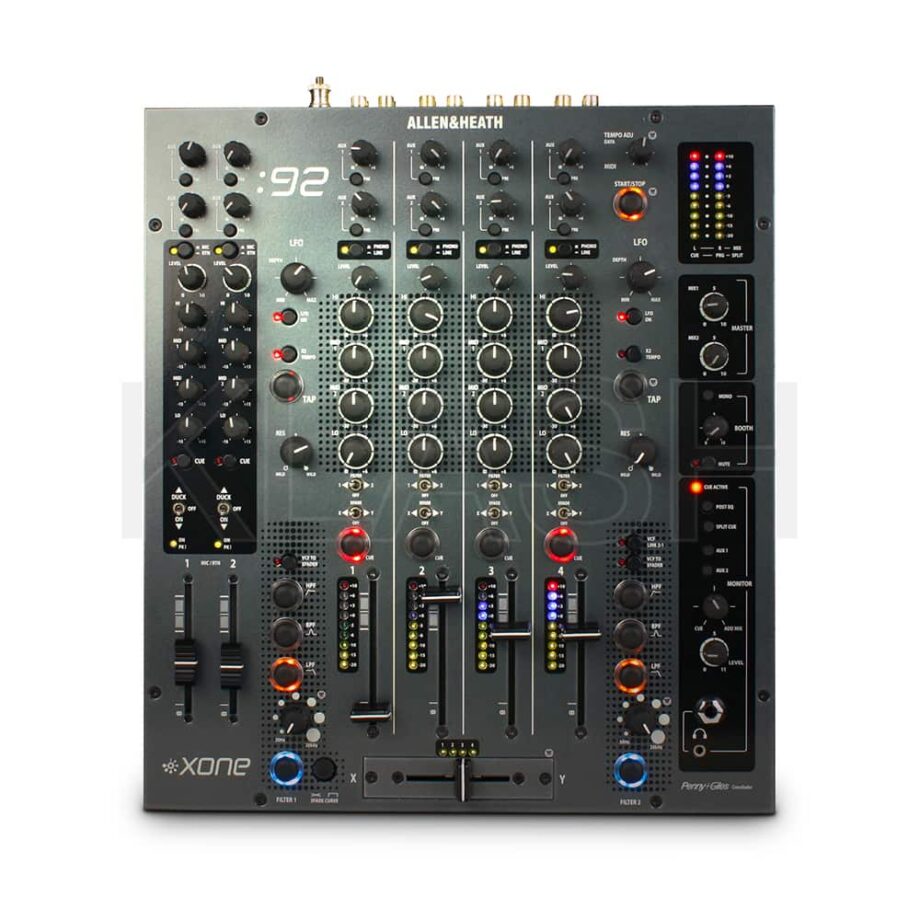 MIXER XONE 92 DI ALLEN & HEATH PER DJ DISPONIBILE PER NOLEGGIO A MILANO, IDEALE PER PERFORMANCE PROFESSIONALI